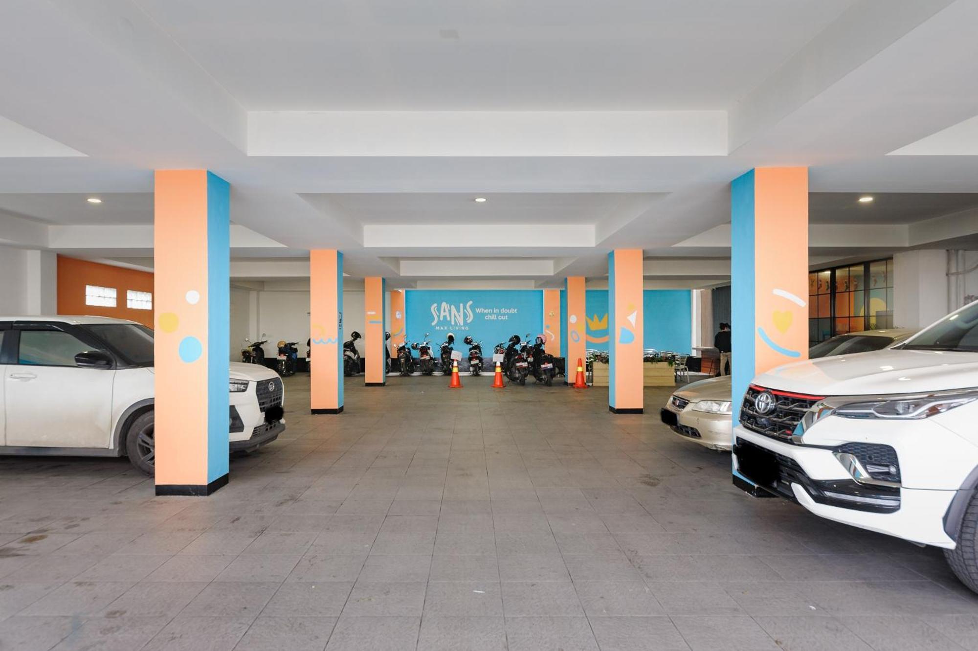 Sans Hotel Max Living Cengkareng Giacarta Esterno foto