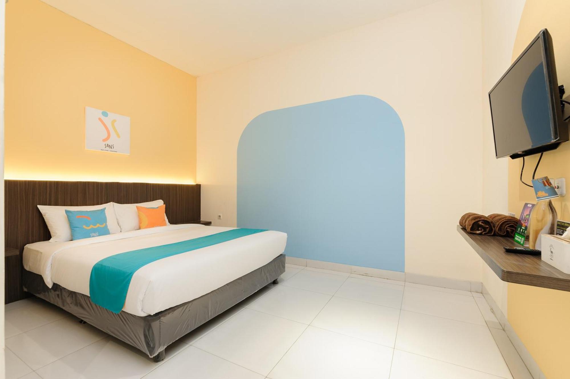 Sans Hotel Max Living Cengkareng Giacarta Esterno foto